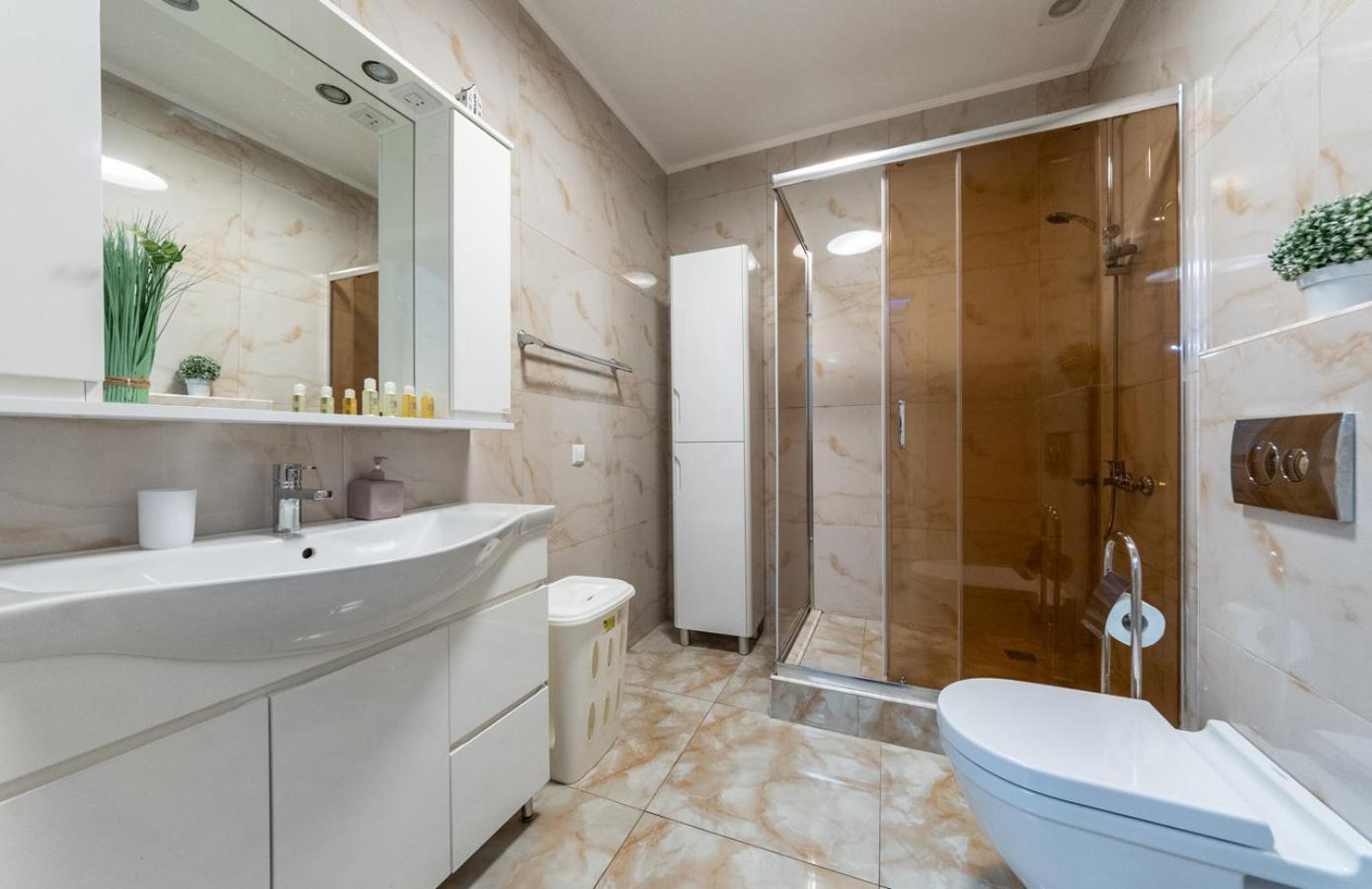 Lux Apartment Near Arena City เคียฟ ภายนอก รูปภาพ