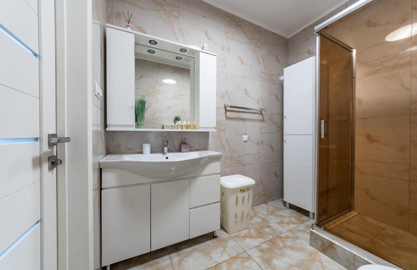 Lux Apartment Near Arena City เคียฟ ภายนอก รูปภาพ