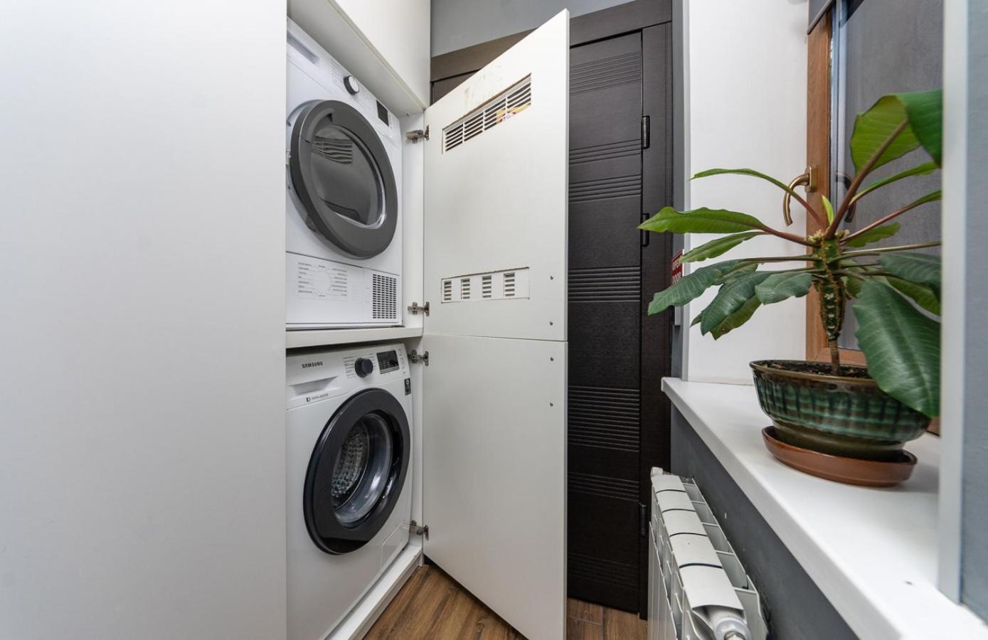 Lux Apartment Near Arena City เคียฟ ภายนอก รูปภาพ